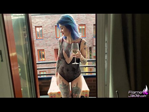❤️ Sjajna djevojka sisa gutljajem i strastveno jebe pod otvorenim nebom ️❌ Kvalitativna pornografija na bs.pornogroupp.ru ❤